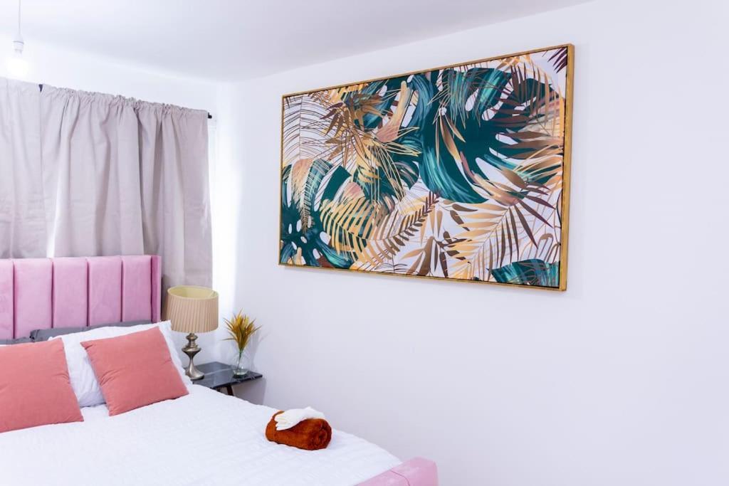 Beautiful 3 Bed House Next To Westfield * Londres