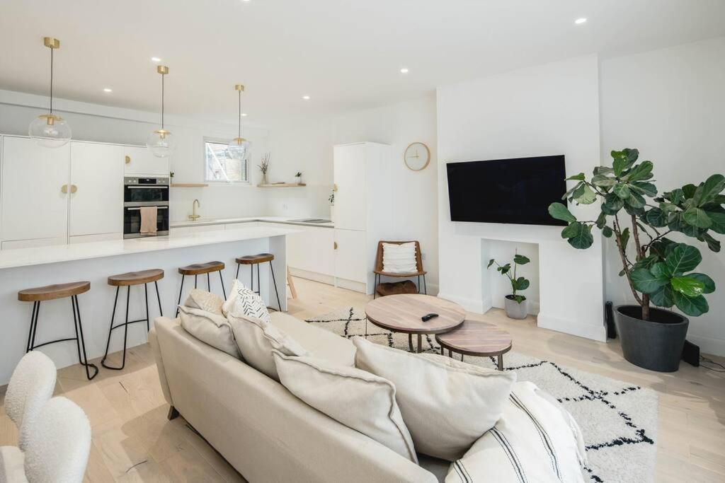 Elegant 2 Bedroom In Fulham Apartment *