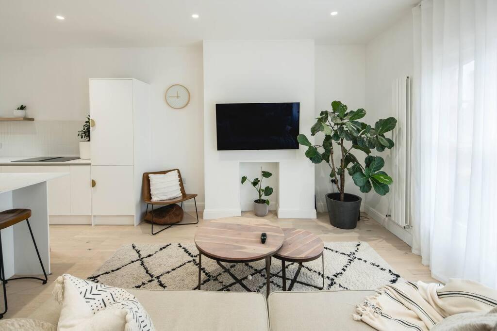 Elegant 2 Bedroom In Fulham * London