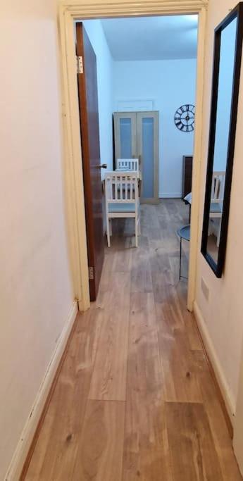 Appartement Lovely Studio- Aldgate East Stn Londen