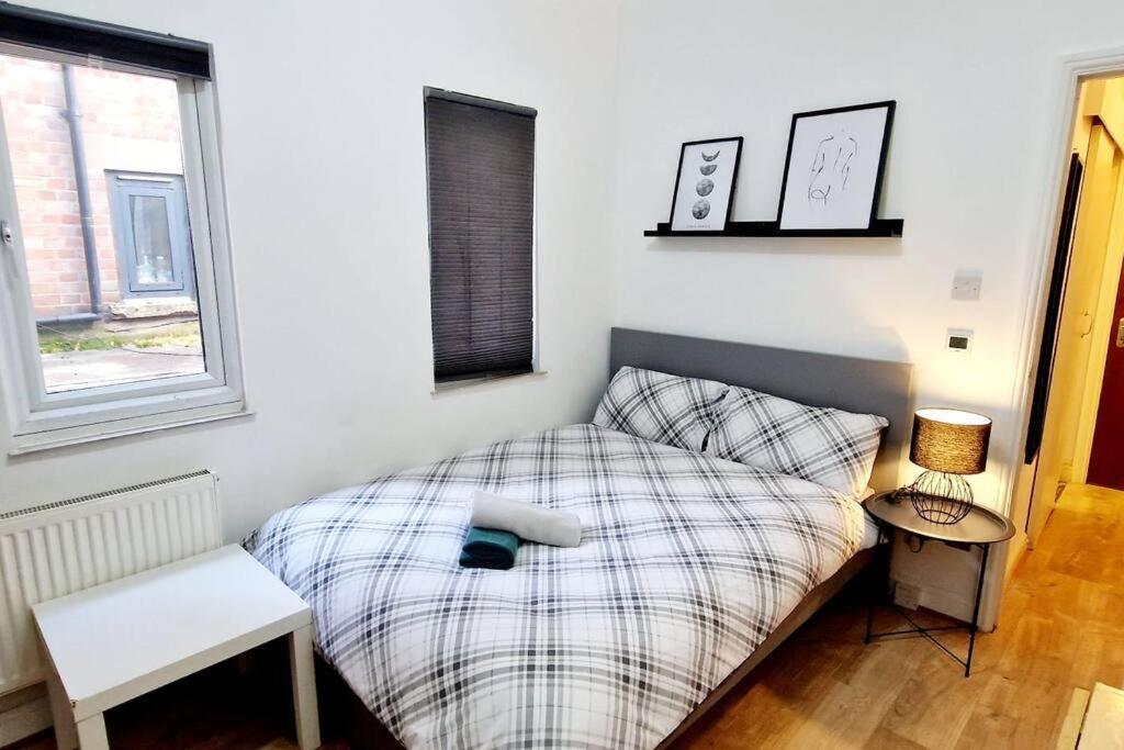 Lovely Studio- Aldgate East Stn * Londen