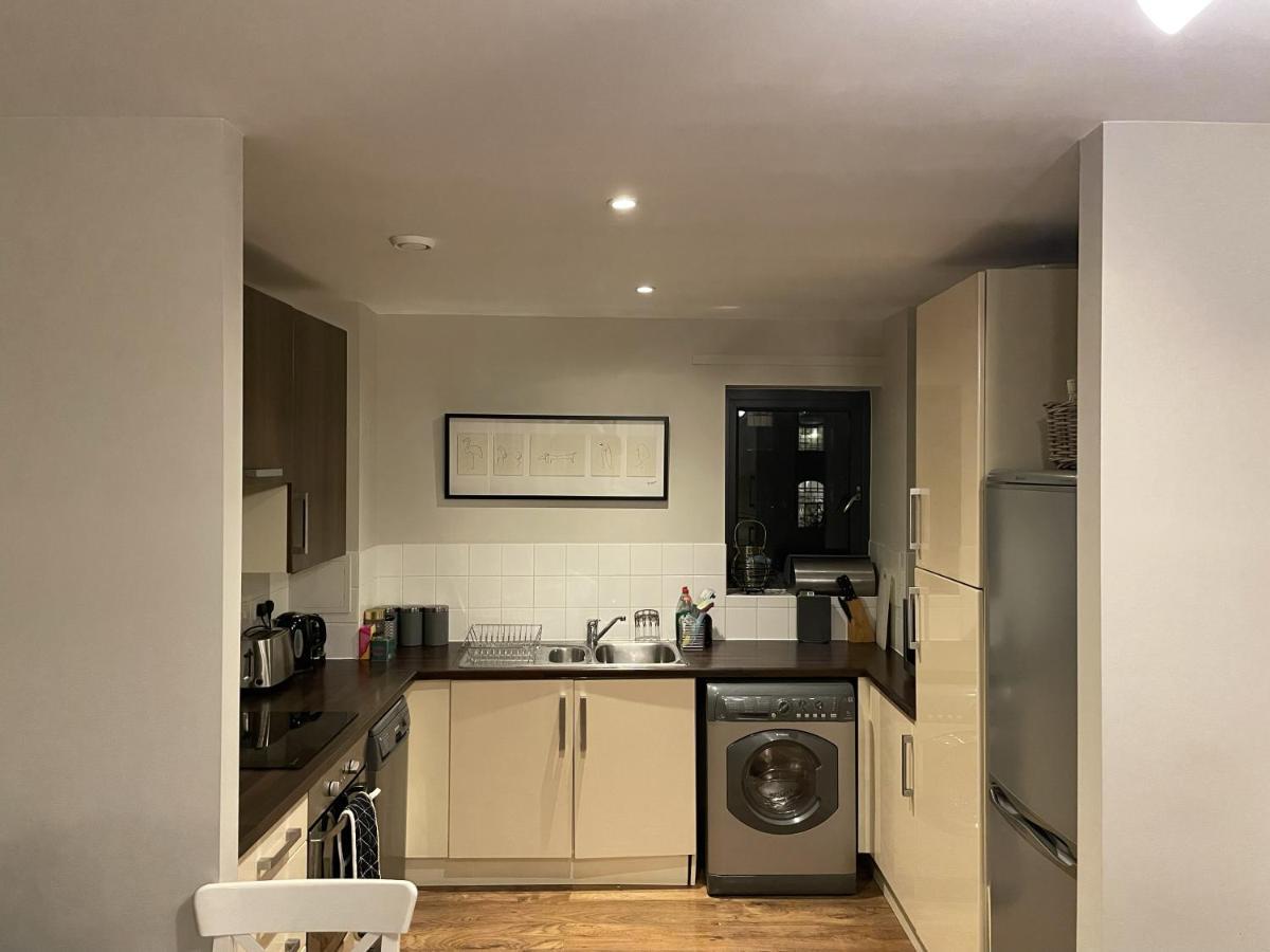 In Bow, East Apartment