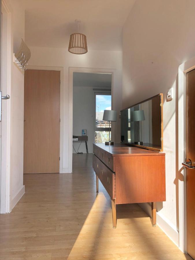 Homely Spacious 3 Bedrooms Duplex With Roof-top Next To Victoria Park & Regent's Canal In Vibrant East End Appartement Londres