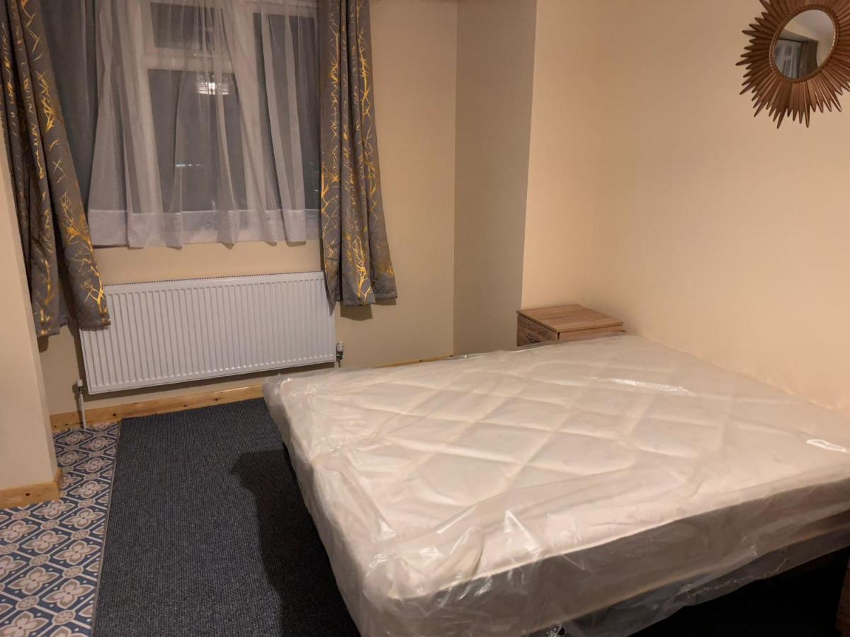 Tottenham Lane Guest house