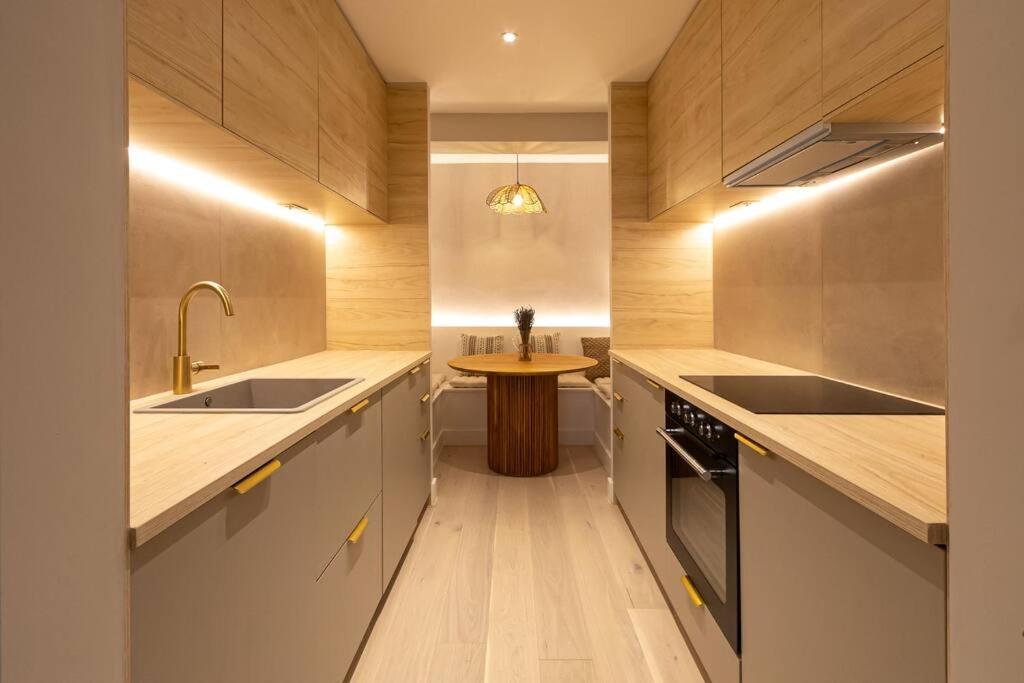 Elegance: A Symphony Of High-end Decor Appartement