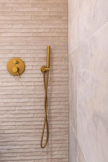 Elegance: A Symphony Of High-end Decor Appartement *