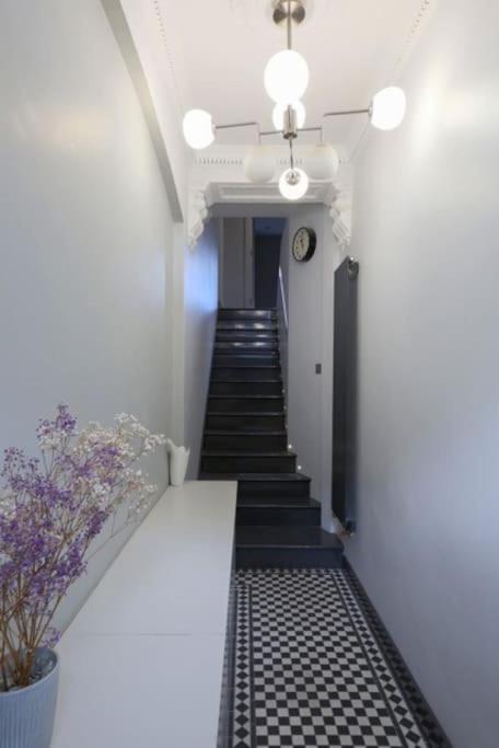 Stylish In Fulham Zone 2 With Private Roof Terrace
