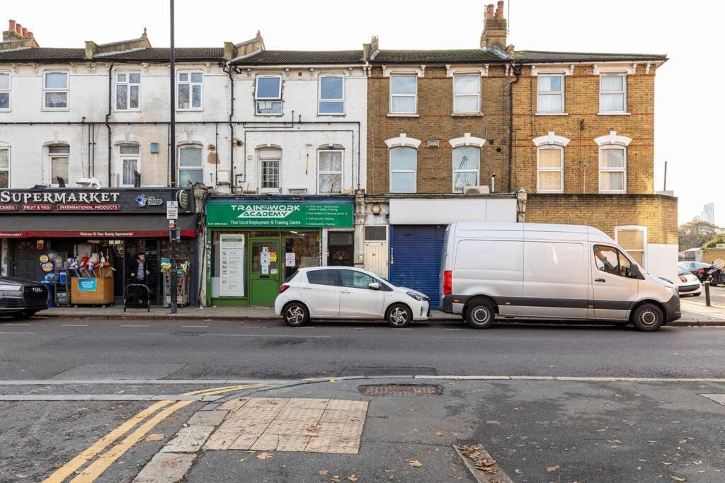 Parkside North - Victoria Line Appartement *