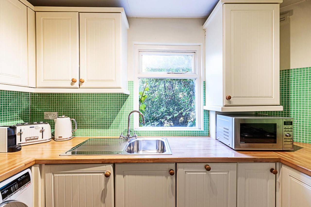 Cosy Flat In Battersea Park London