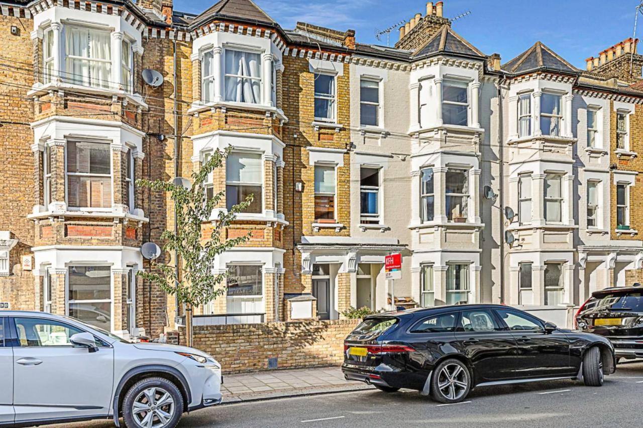 Cosy Flat In Battersea Park Apartment