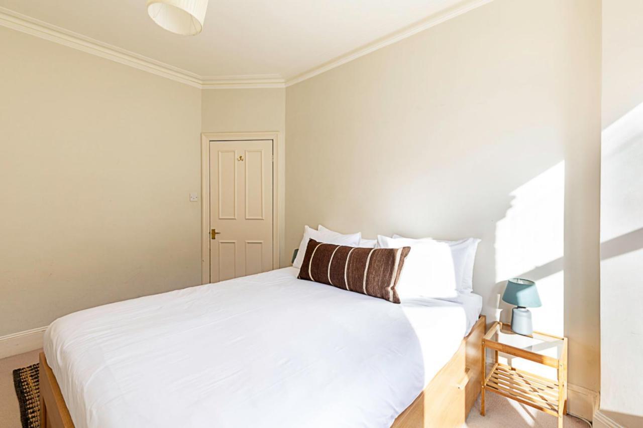 Cosy Flat In Battersea Park London