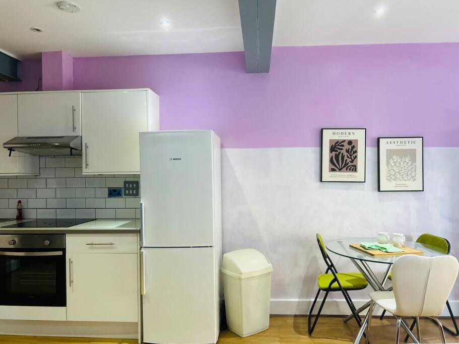 Modern Near Bethnal Apartment *