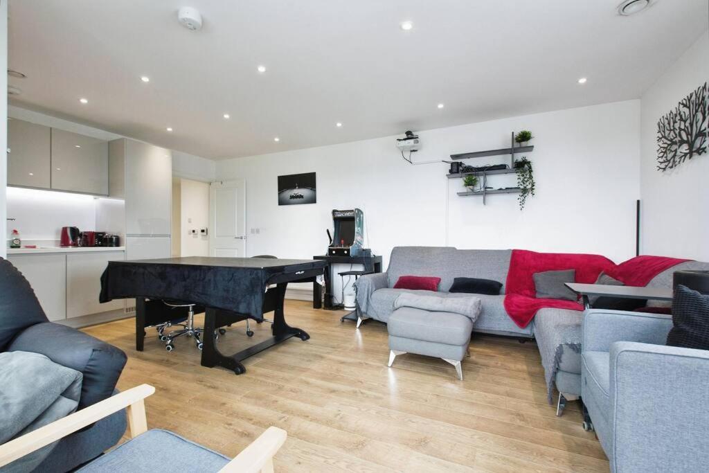 Greenwich O2 Apartment