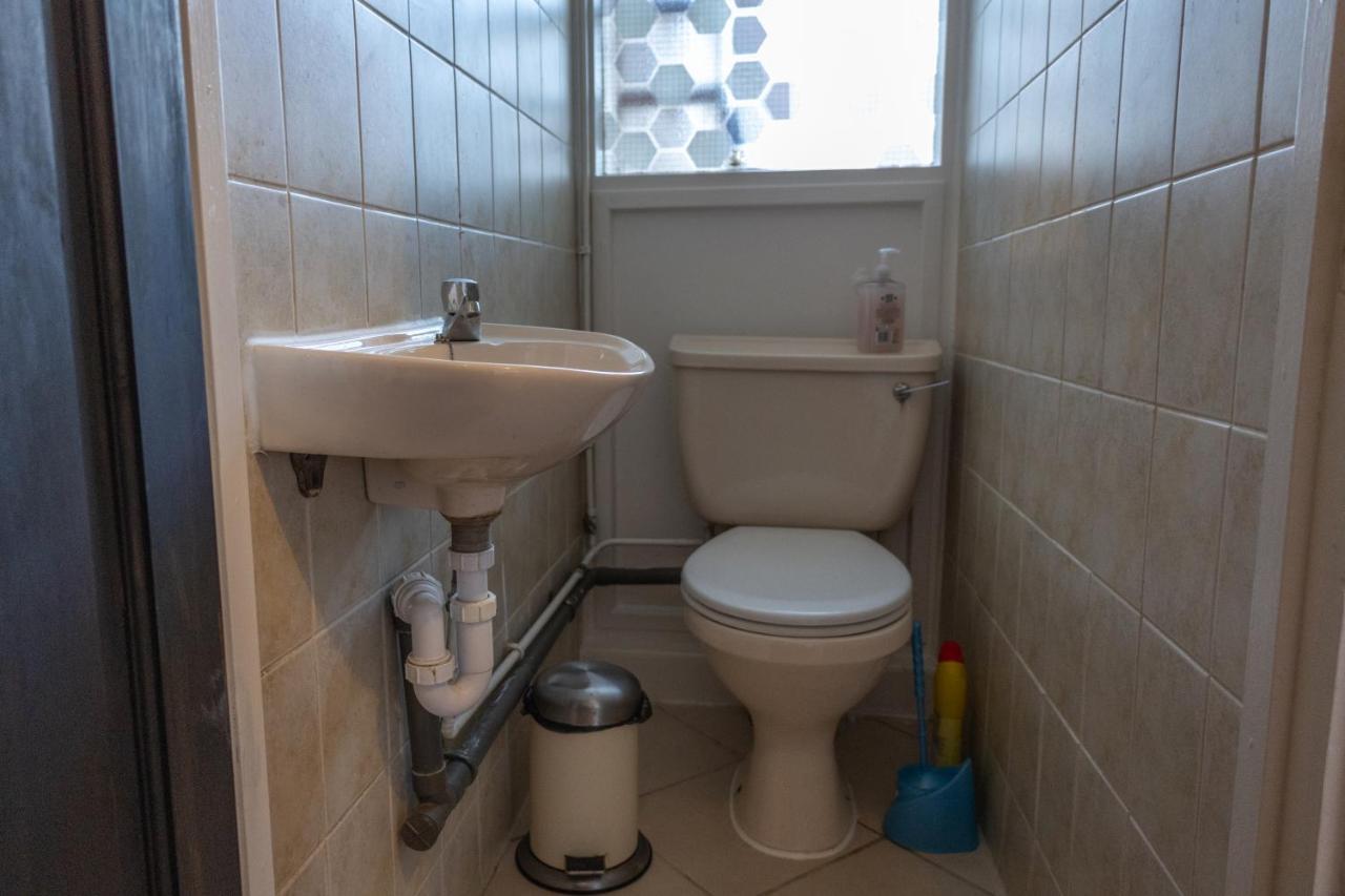 London - 4 Bed - Sleeps 8 - Garden - Pet Friendly Holiday home London