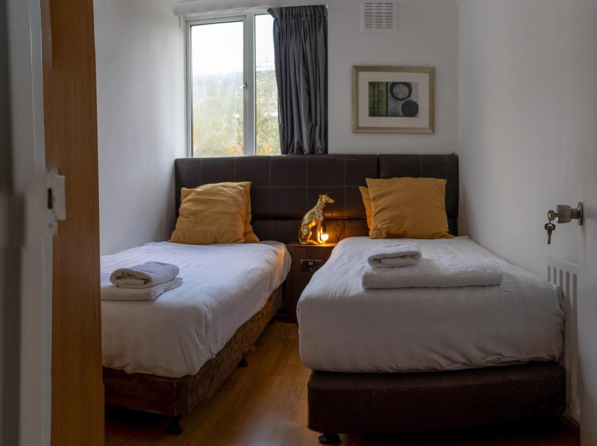 Casa de Férias London - 4 Bed - Sleeps 8 - Garden - Pet Friendly