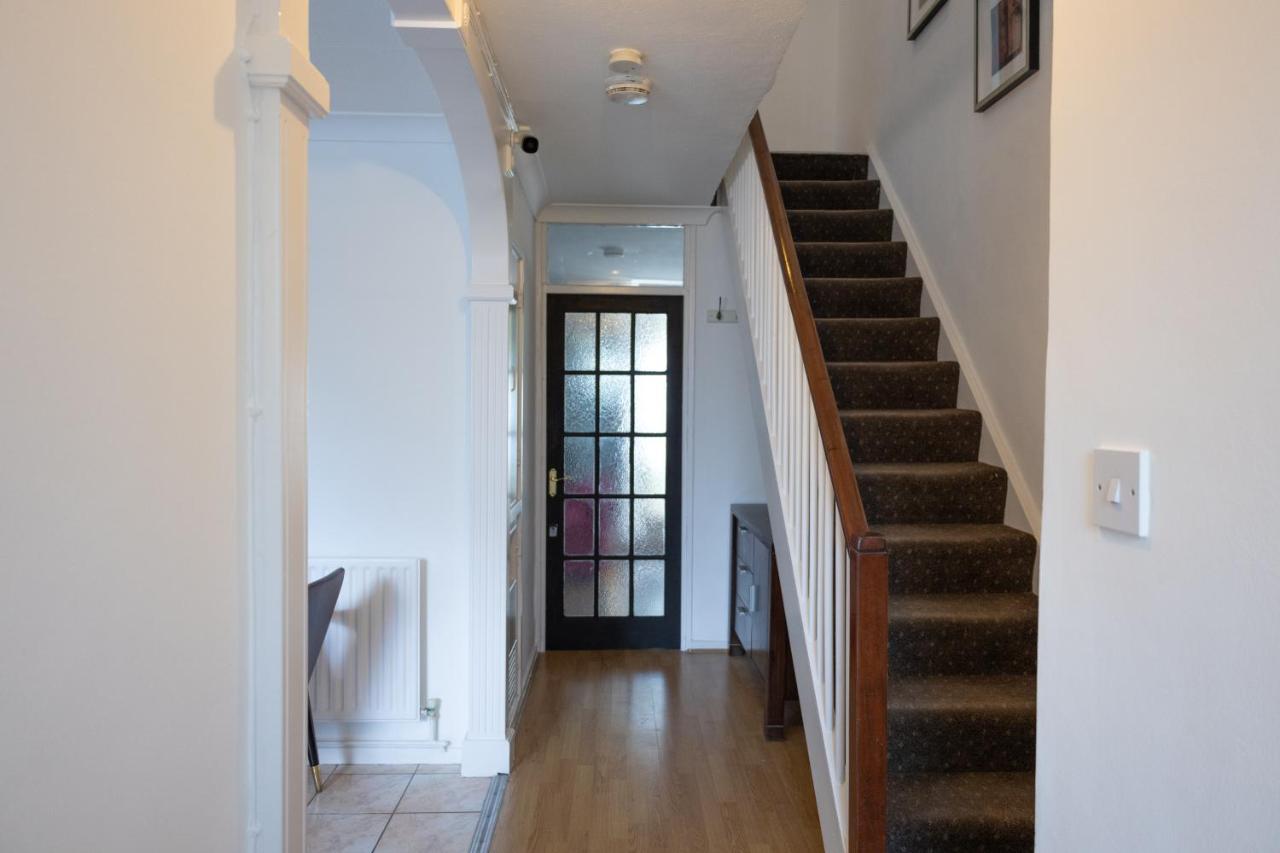 Casa de Férias London - 4 Bed - Sleeps 8 - Garden - Pet Friendly *