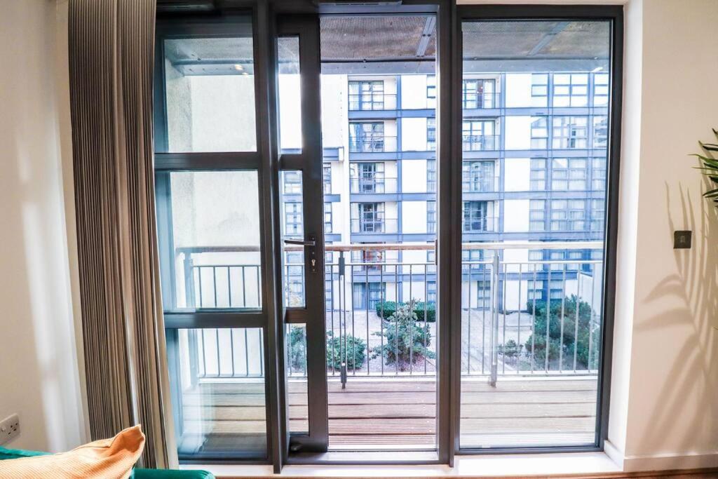 Stylish 1 Bed Flat - 5 Mins From Canary Wharf Apartamento Londres