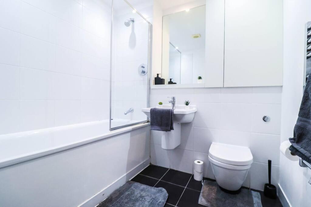 Stylish 1 Bed Flat - 5 Mins From Canary Wharf Londres