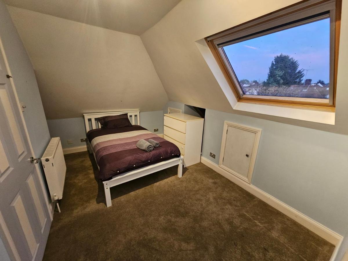 Large 4 Bedrooms Golders * London