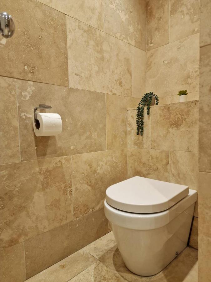 3 Bedrooms Flat Near Russell Square * London