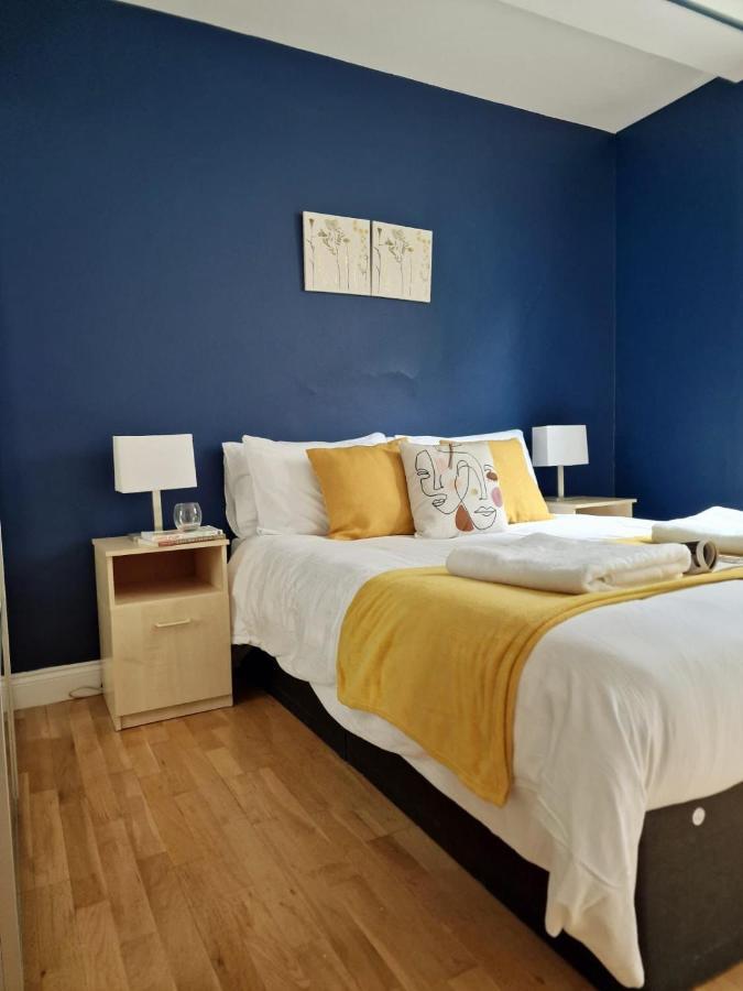3 Bedrooms Flat Near Russell Square Apartment *