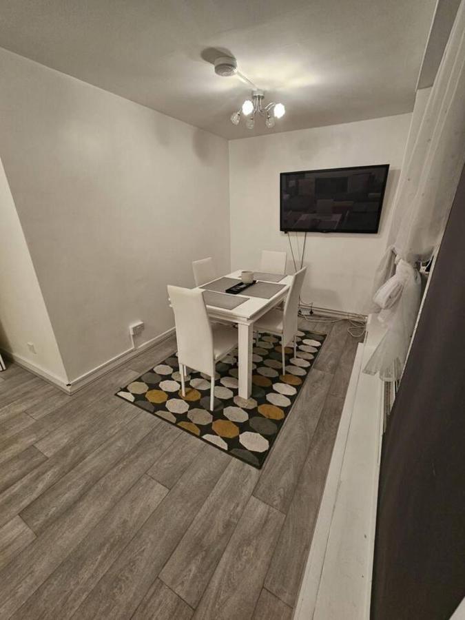 Stunning 1-bed In * Londres