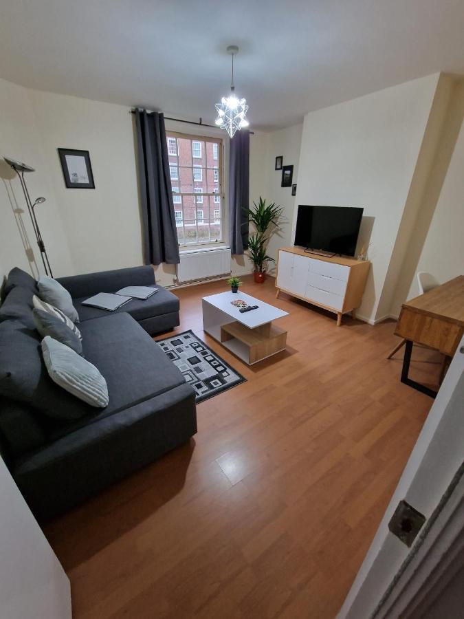 Waterloo - Zone 1 - Spacious One Bedroom Flat * Londen