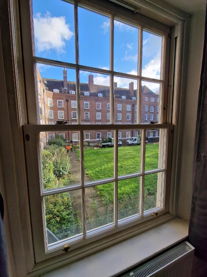 Waterloo - Zone 1 - Spacious One Bedroom Flat Londen
