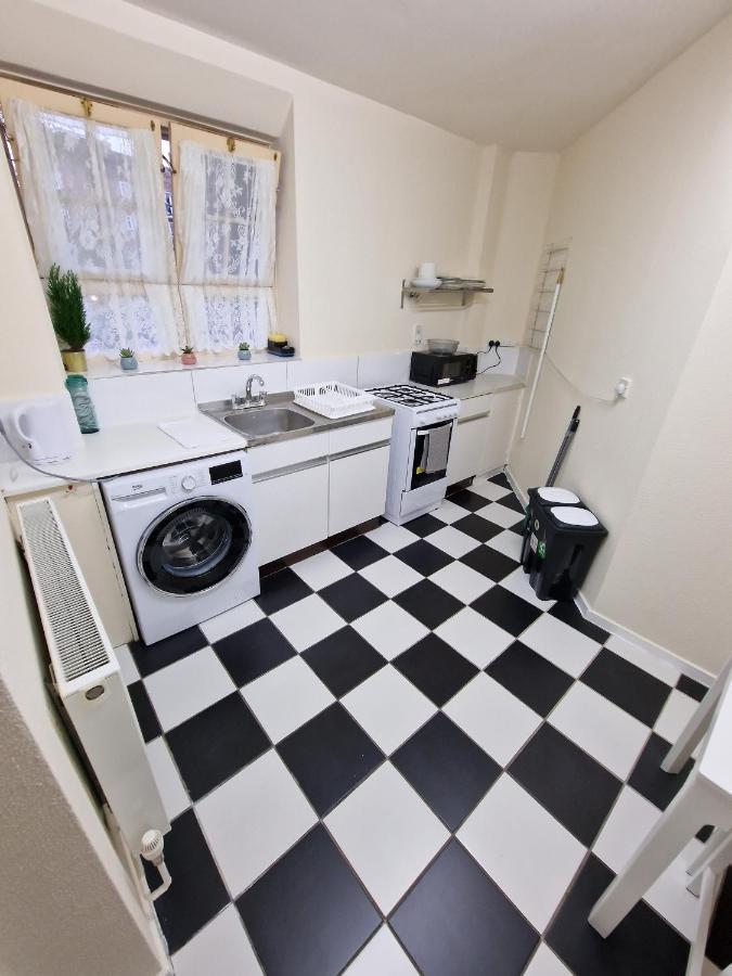 Waterloo - Zone 1 - Spacious One Bedroom Flat * Londen