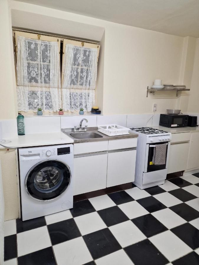 Waterloo - Zone 1 - Spacious One Bedroom Flat Appartement *
