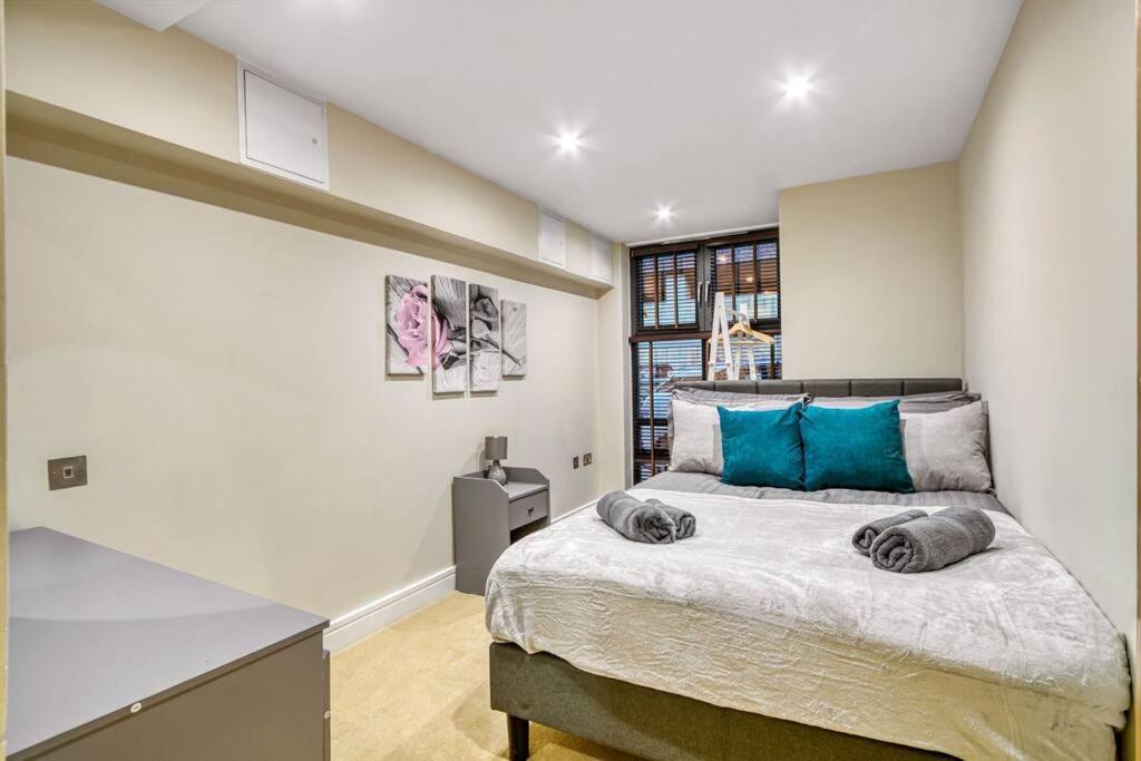Tranquil 2 Bedroom In Southwark- Zone 1 *