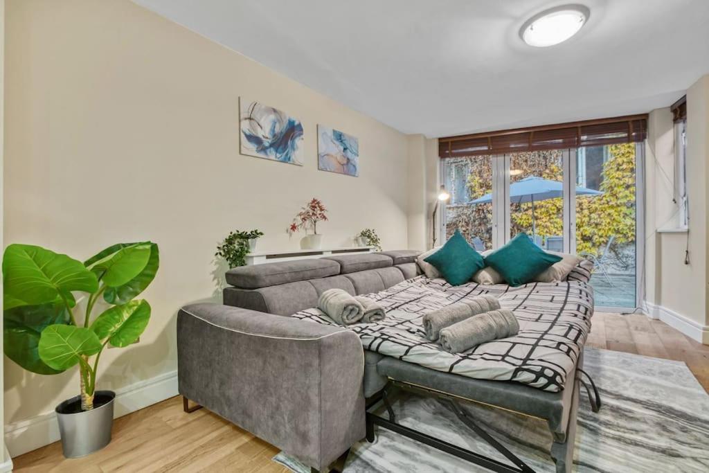 Tranquil 2 Bedroom In Southwark- Zone 1 *