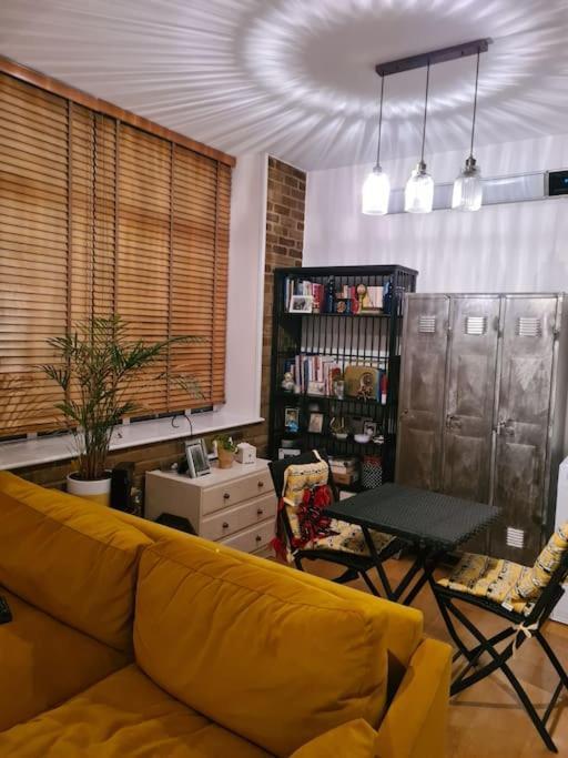 Whole Flat, Centrally Located, Light & Airy * Londres