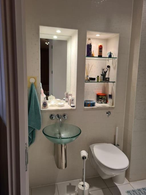 Whole Flat, Centrally Located, Light & Airy Appartement *