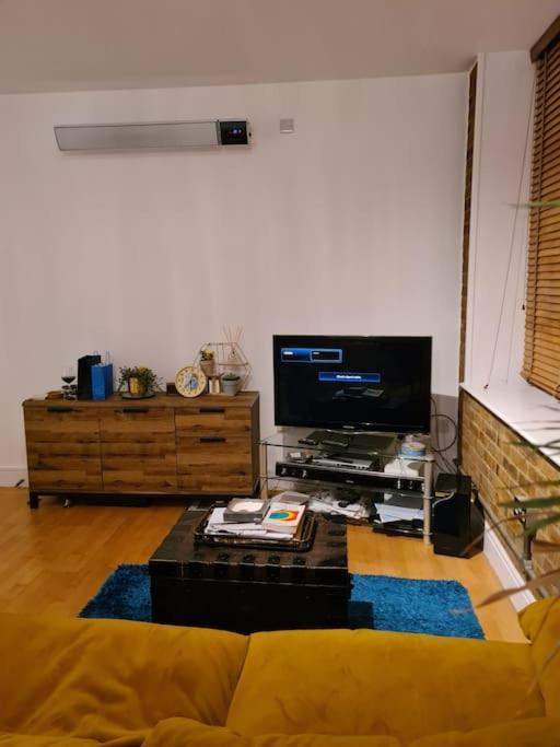 Appartement Whole Flat, Centrally Located, Light & Airy *