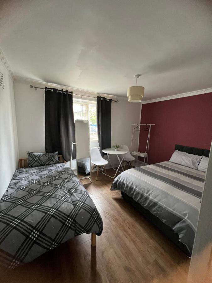 Large With Two Bed In Habitación en casa particular