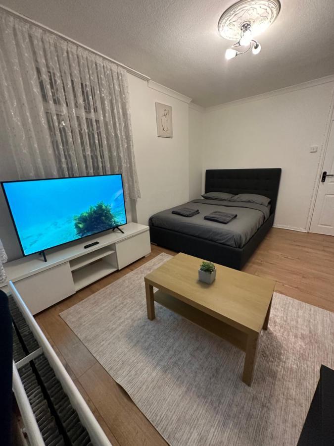 Spacious Private In The Heart Of Dalston, Hackney * Londres