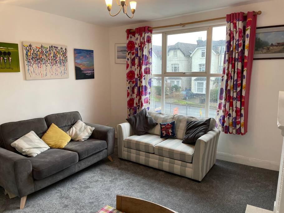 Lovely 1 Bedroom Flat In Quiet Wimbledon *