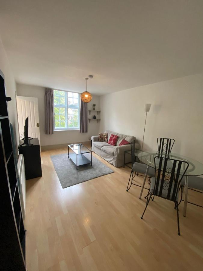 Appartement Remarkable 1-bed In Putney Village *