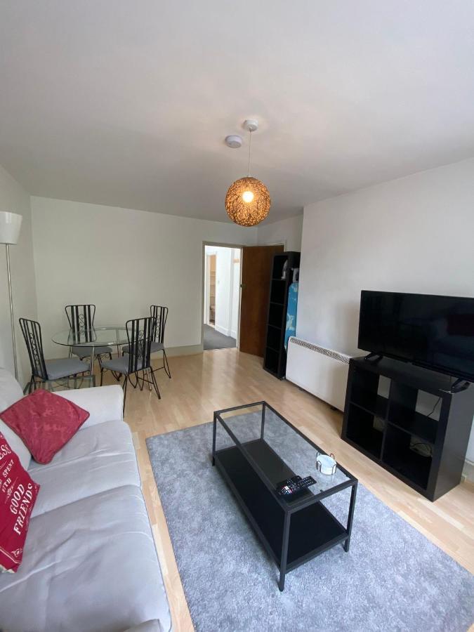 Remarkable 1-bed In Putney Village