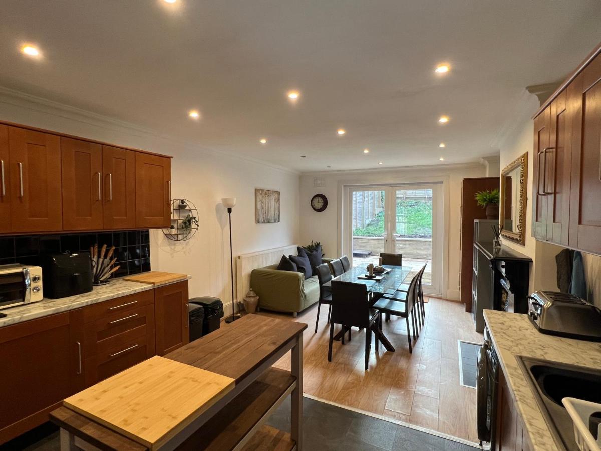 Casa de Férias 4 Bed House 10 Min Walk To Tube Londres