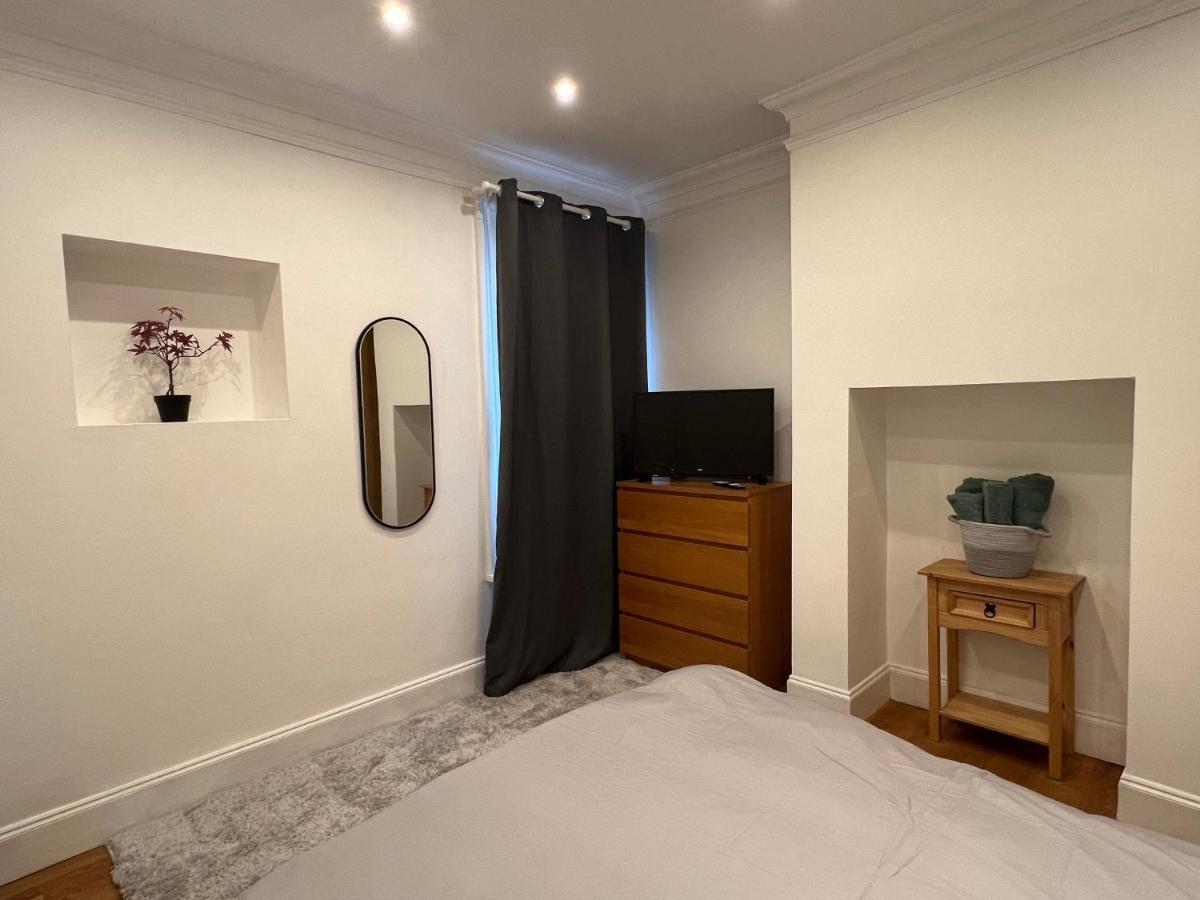 4 Bed House 10 Min Walk To Tube Londres