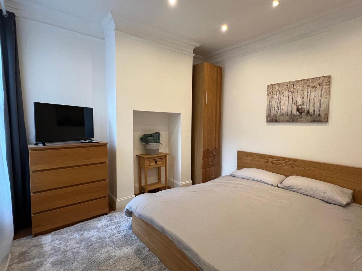 4 Bed House 10 Min Walk To Tube Londres