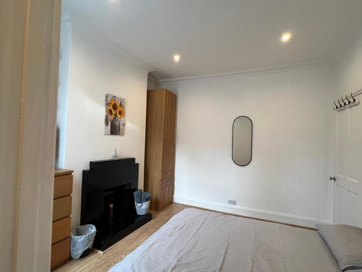 4 Bed House 10 Min Walk To Tube Londres