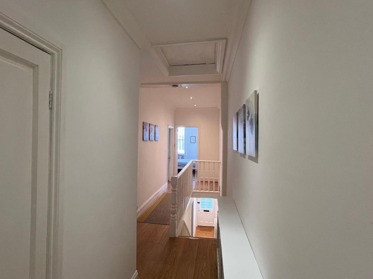 Casa de Férias 4 Bed House 10 Min Walk To Tube Londres