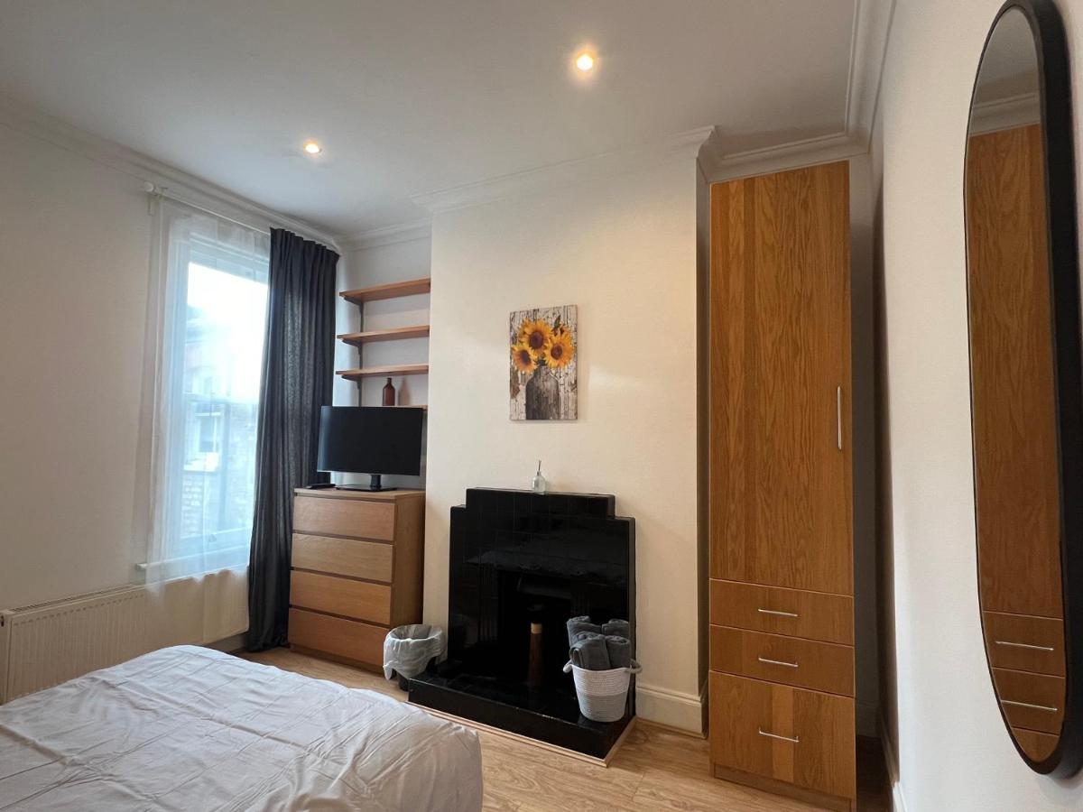 Casa de Férias 4 Bed House 10 Min Walk To Tube