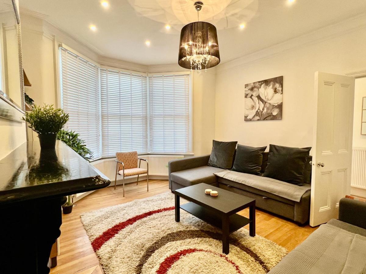 Casa de Férias 4 Bed House 10 Min Walk To Tube Londres