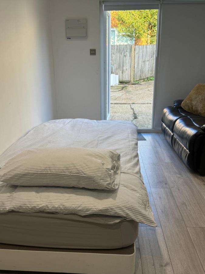 Modern 2bd *
