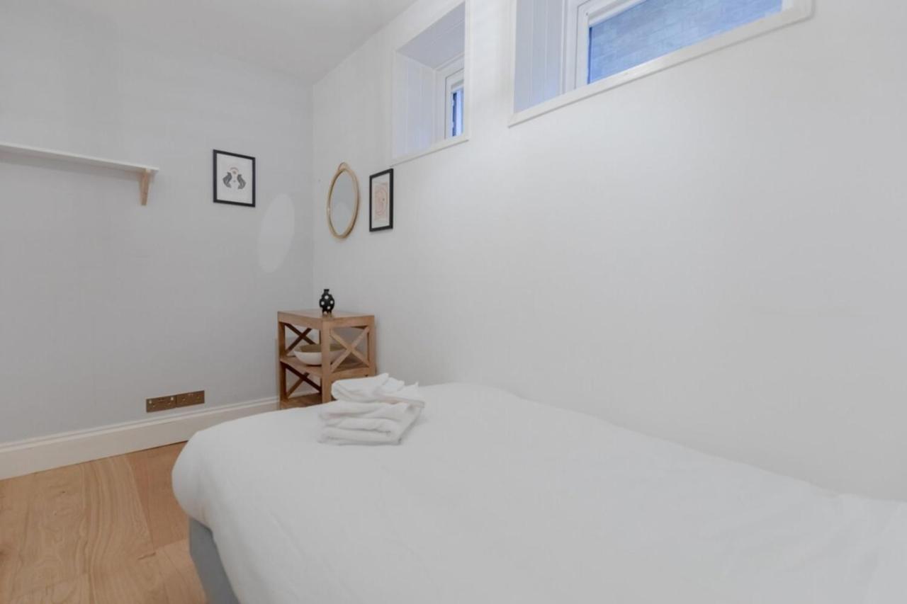 Newly Refurbished 2bd Flat - Wimbledon Village! Appartement Londres