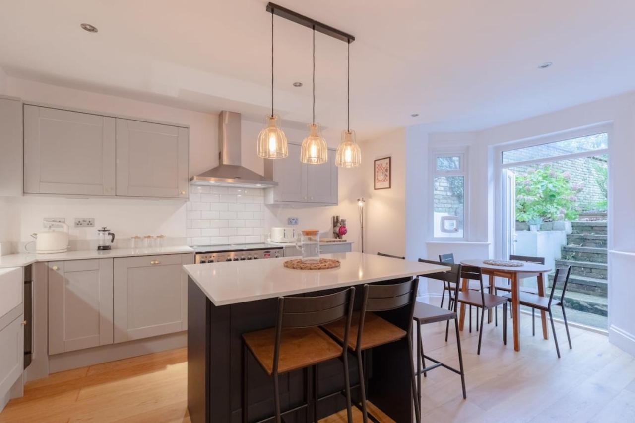 Apartamento Newly Refurbished 2bd Flat - Wimbledon Village! Londres